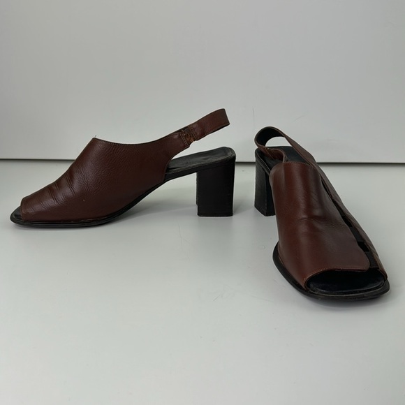 Lea Foscati Open Toed Slingback Block Heeled Sandals - Picture 4 of 11